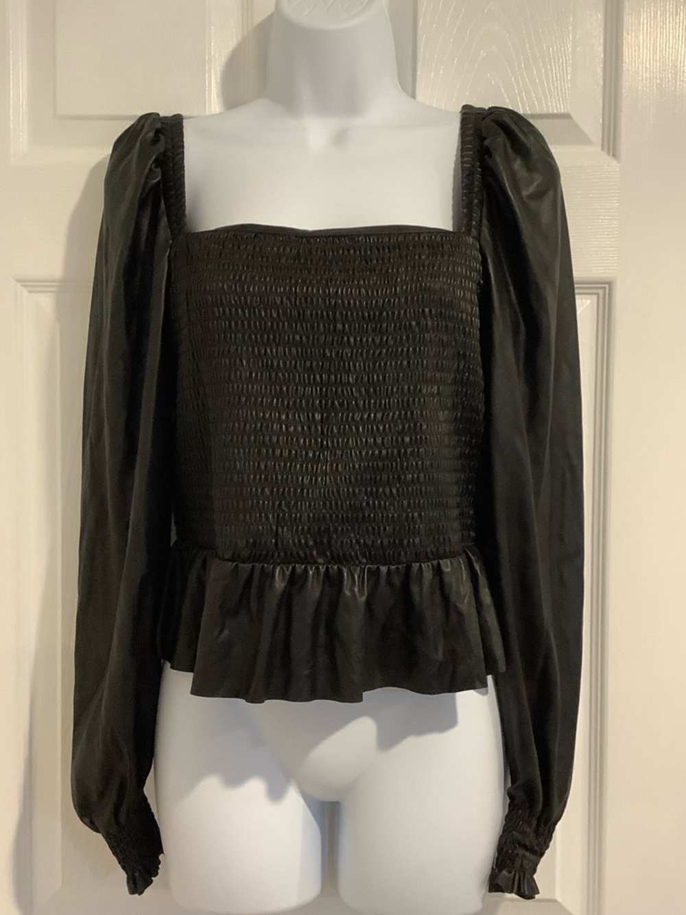 AQUA Black Faux Leather Smocked Bodice Puff Sleeves Party Sexy Rocker Glam Top M